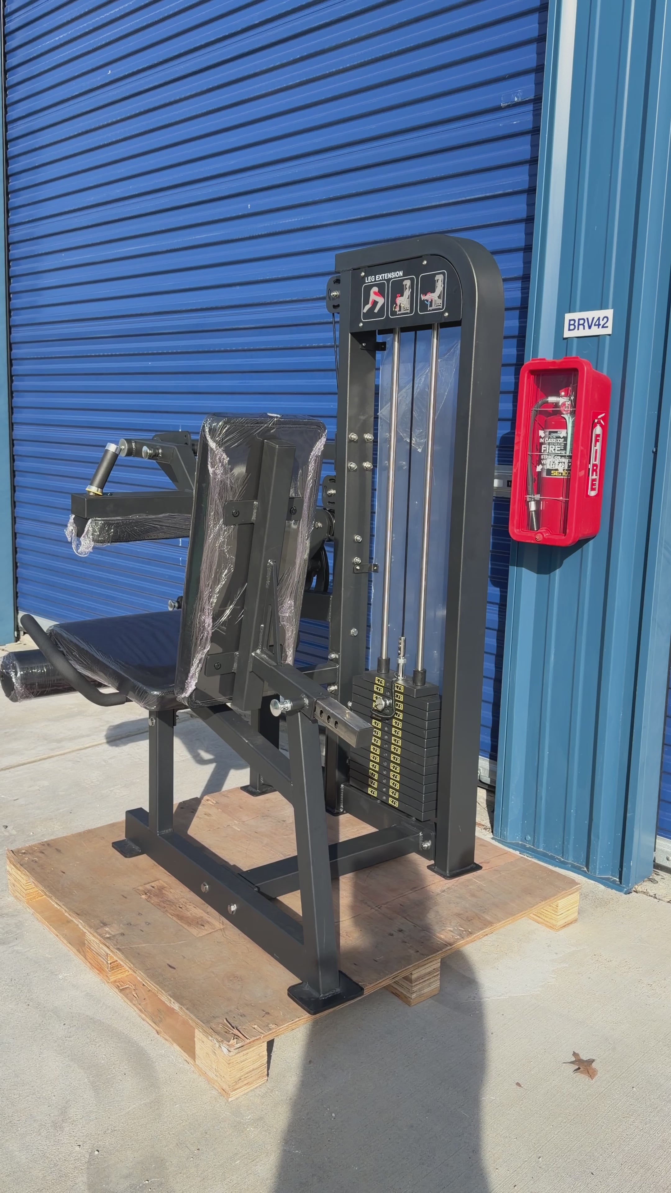 Seated Leg Extension & Leg Curl Machine – 150 lb Weight Stack